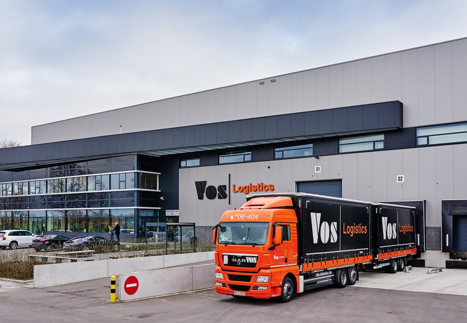 Overnight parcels and linehaul freight loading at warehouse docks